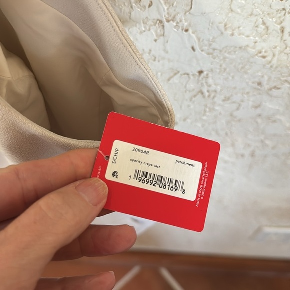 SPANX® Carefree Crepe Vest Top w/ No-Show Coverage. - Picture 10 of 14